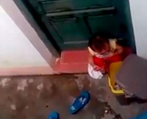 Hiện trường vụ bảo mẫu bị tố nhốt trẻ, để trẻ ăn r&aacute;c