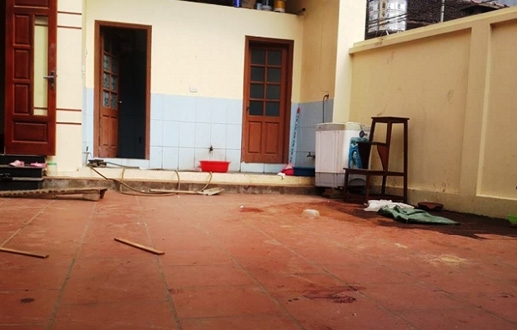 Những vết t&iacute;ch ở hiện trường xảy ra vụ thảm s&aacute;t ở Thạch Thất