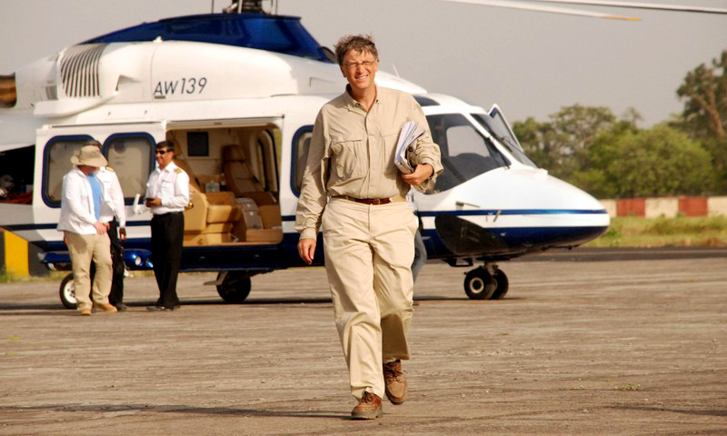 Giống như tỷ phú Warren Buffett, Bill Gates nói rằng thú vui xa xỉ của ông là sở hữu máy bay. ‘Tôi thực sự phải đến rất nhiều nơi để làm công việc của Bill & Melinda Gates Foundation, tôi sẽ không thể đi mà không có nó’ – ông cho biết. 