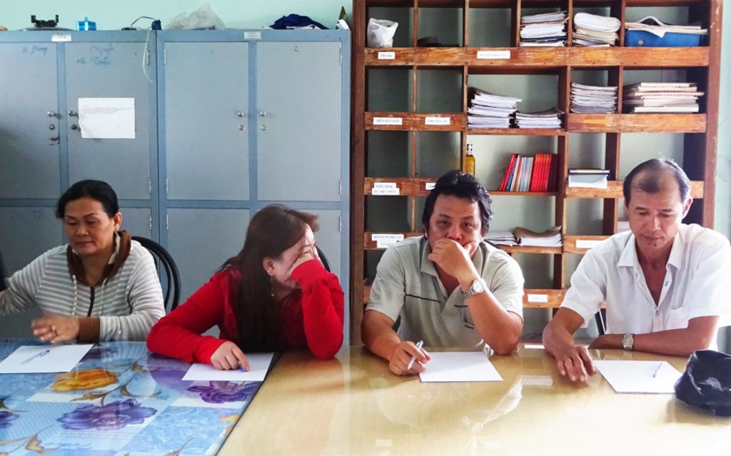 4 chủ qu&aacute;n c&agrave; ph&ecirc; k&iacute;ch dục