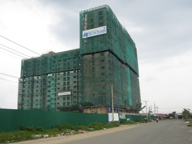 Gi&aacute; mềm, thị trường căn hộ tại TP HCM n&oacute;ng trở lại