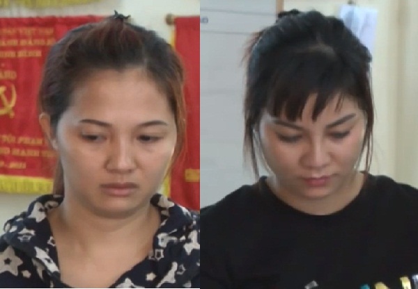 Hai phụ nữ cầu đầu đường d&acirc;y đ&aacute;nh bạc
