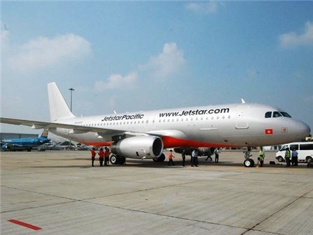 Thời tiết xấu, 4 chuyến bay hạ c&aacute;nh kh&ocirc;ng theo kế hoạch