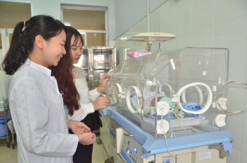 Trước đ&oacute; ở Quảng Ninh cũng xảy ra trường hợp b&eacute; bị bỏ rơi khi mới được 1 th&aacute;ng tuổi