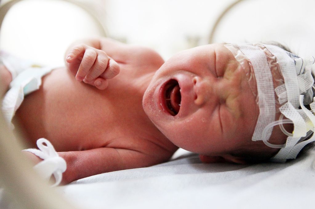 B&eacute; sơ sinh n&oacute;i tr&ecirc;n chỉ l&agrave; một trong số rất nhiều nạn nh&acirc;n của nạn vứt con v&agrave;o bồn cầu, bỏ rơi con mới sinh ở Trung Quốc