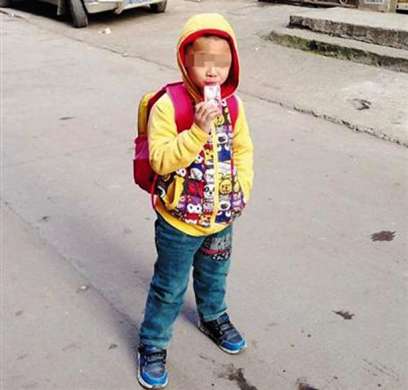 B&eacute; trai Xiaoming, 6 tuổi, nạn nh&acirc;n của vụ việc 