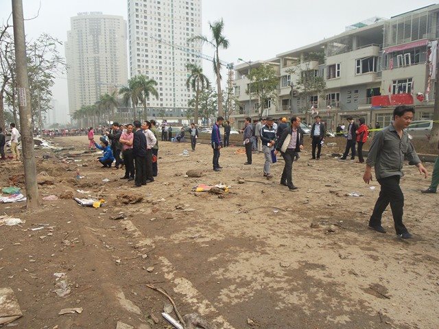 Người d&acirc;n vẫn c&ograve;n b&agrave;ng ho&agrave;ng trước vụ nổ kinh ho&agrave;ng ở H&agrave; Đ&ocirc;ng