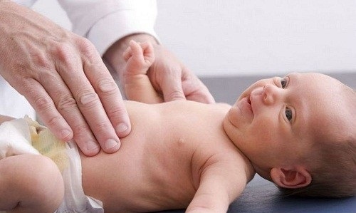 Bệnh c&ograve;i xương thường gặp ở trẻ dưới 3 tuổi do nhiều nguy&ecirc;n nh&acirc;n kh&aacute;c nhau