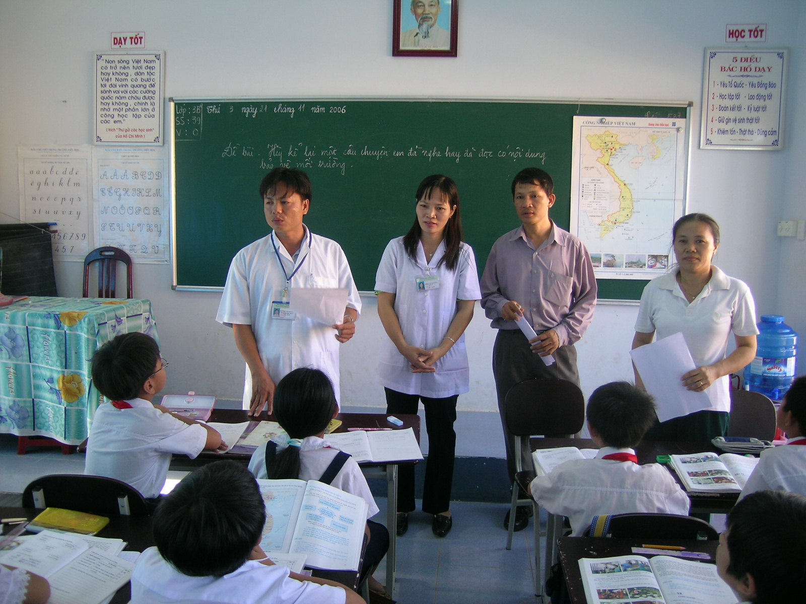 Bộ y tế truyền th&ocirc;ng hướng dẫn học sinh ph&ograve;ng ngừa sốt xuất huyết v&agrave; c&aacute;c bệnh truyền nhiễm