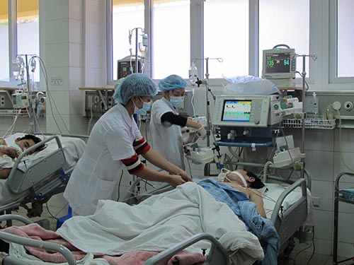 Tuy cứu được t&iacute;nh mạng, nhưng bệnh nh&acirc;n phải nằm viện &iacute;t nhất 1  th&aacute;ng với chi ph&iacute; l&ecirc;n 100 triệu