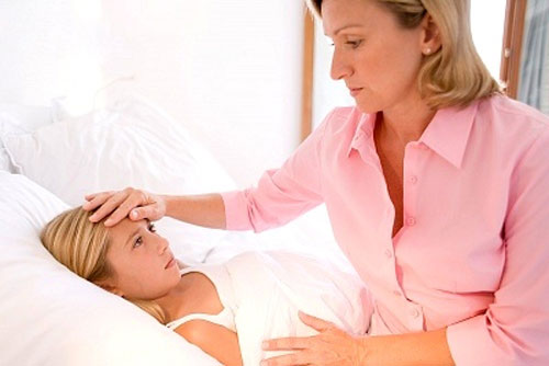 Sốt cao l&agrave; biểu hiện đầu ti&ecirc;n khi bị sốt Virus