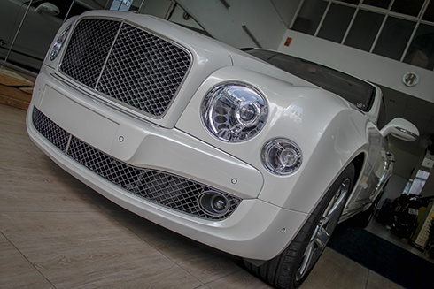 Bentley là thương hiệu xe sang mà bao người phải ‘thèm khát’ về độ xa xỉ của nó. Tuy nhiên, một đại gia ở Sài Gòn còn muốn sở hữu chiếc Bentley Mulsanne Speed 2016 ghi lại dấu ấn cá nhân của mình trong đó.