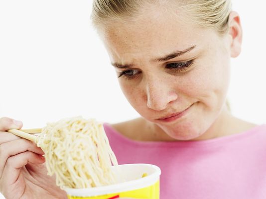  Bệnh b&eacute;o ph&igrave; ch&iacute;nh l&agrave; một trong những t&aacute;c hại của m&igrave; t&ocirc;m