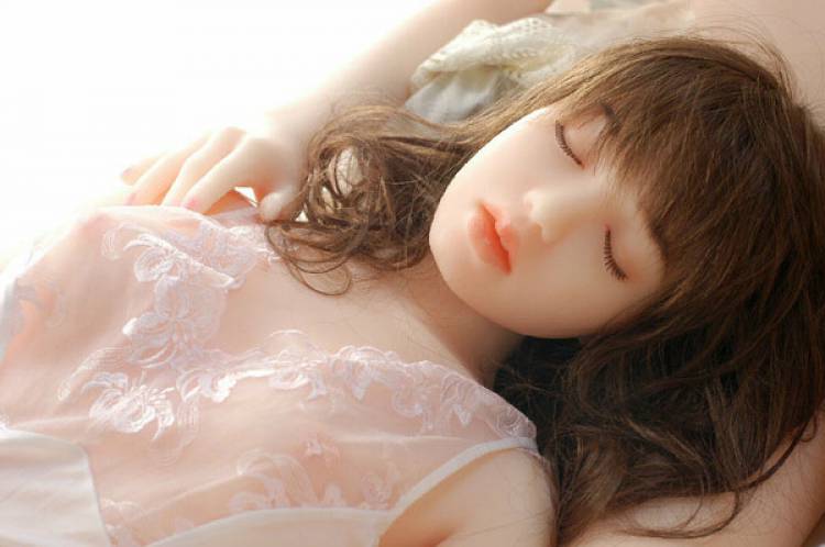 Búp bê tình dục (sex doll, love doll) là một loại hình văn hóa khá ‘lạ’ tại Nhật Bản. Mặc dù mới chỉ được xuất hiện trong gần chục năm trở lại đây nhưng búp bê tình  dục lại nhận được sự quan tâm của không ít nam giới Nhật Bản, và hiện nay còn lan dần sang các nước trong khu vực châu Á.
