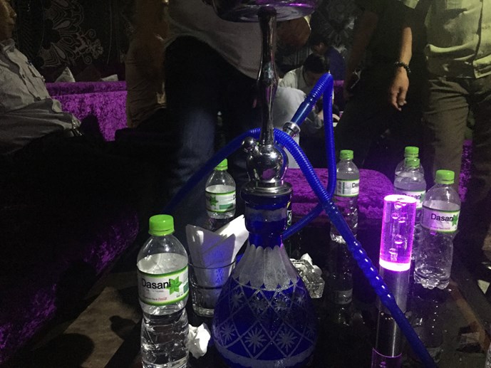 Dụng cụ d&ugrave;ng h&uacute;t thuốc shisha tại nh&agrave; h&agrave;ng P.S (TPHCM)