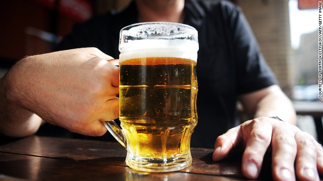 Bia c&oacute; thể tốt cho n&atilde;o của bạn