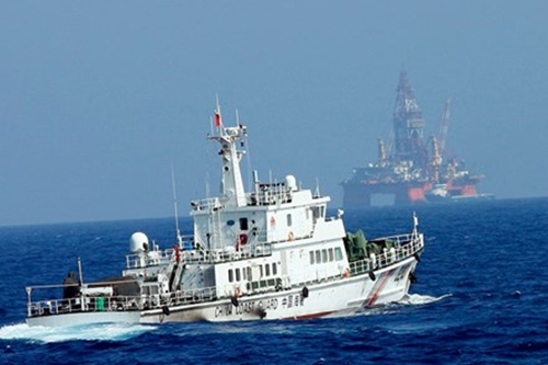 biển đ&ocirc;ng căng thẳng