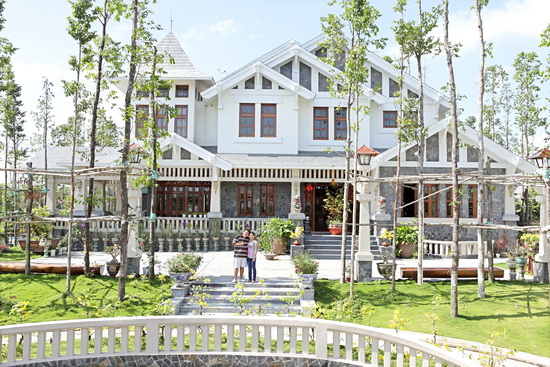Biệt thự gỗ của Ho&agrave;ng Mập
