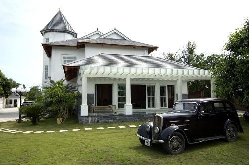 Ng&ocirc;i biệt thự v&agrave; si&ecirc;u xe triệu đ&ocirc; của vị đại gia xứ Thanh.