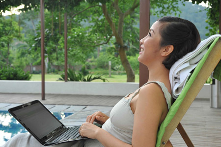Mỹ Linh thỏa mãn khi được sống trong không gian xanh sạch, ngập tràn thiên nhiên