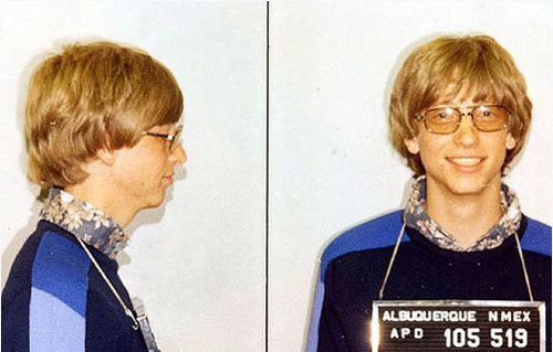 bill gates bị bắt do kh&ocirc;ng c&oacute; giấy ph&eacute;p l&aacute;i xe