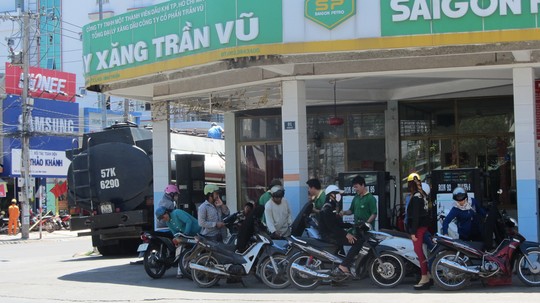 Cửa h&agrave;ng xăng dầu Trần Vũ bị phạt v&agrave; thu hồi số tiền thu lợi bất ch&iacute;nh gần 40 triệu đồng