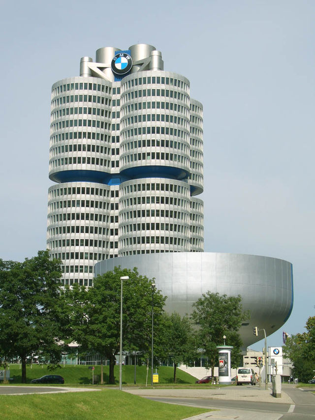 Doanh s&ocirc;́ bán hàng của BMW li&ecirc;n tục tăng b&acirc;́t ngờ trong nửa đ&acirc;̀u 2014