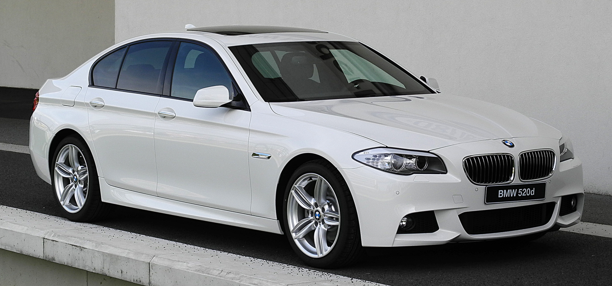 Doanh thu của BMW từ thị trường Trung Qu&ocirc;́c chủ y&ecirc;́u đ&ecirc;́n từ những dòng xe sang trọng: BMW 5 series