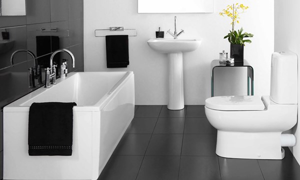 Nhiều &aacute;nh s&aacute;ng, th&ocirc;ng gi&oacute; tốt l&agrave; những yếu tố cần thiết khi bố tr&iacute; toilet