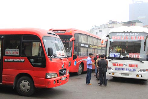 Bộ trưởng Đinh La Thăng k&ecirc;u gọi &lsquo;tẩy chay&rsquo; h&atilde;ng xe kh&ocirc;ng chịu giảm gi&aacute; cước nếu cần