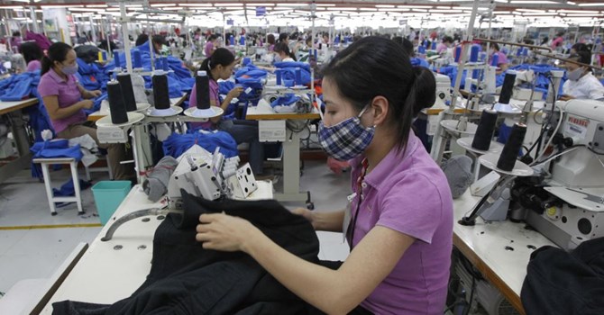 Đưa h&agrave;ng Việt xuất ngoại bằng &ldquo;con t&agrave;u&rdquo; c&ocirc;ng nghệ
