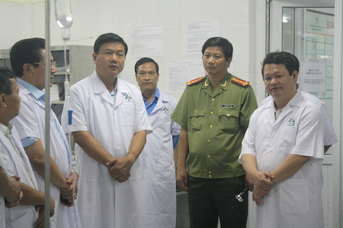 Bộ trưởng Đinh La Thăng họp khẩn về vụ xe kh&aacute;ch lao xuống vực ở L&agrave;o Cai