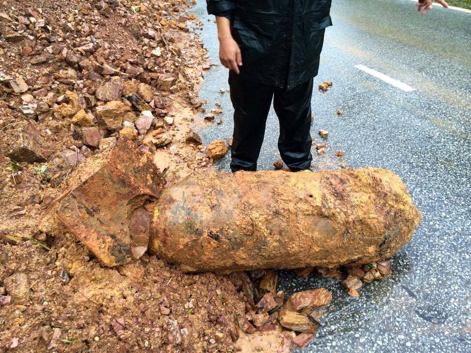 Ph&aacute;t hiện quả bom 350 kg