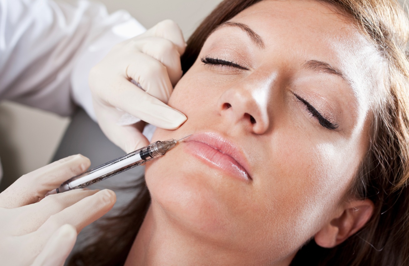 T&aacute;c hại từ liệu ph&aacute;p ti&ecirc;m botox chống nhăn da
