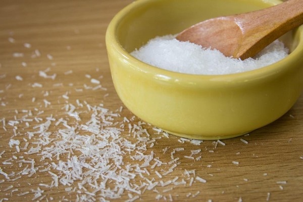 Bột ngọt l&agrave;m tăng vị ngon cho m&oacute;n ăn của trẻ