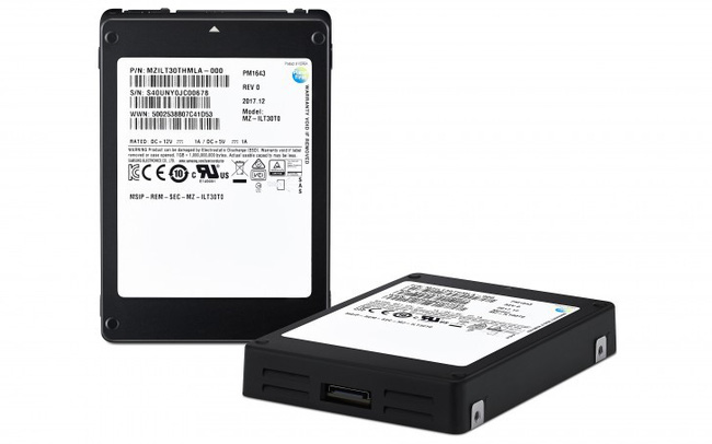 Chiếc ổ cứng SSD c&oacute; t&ecirc;n gọi PM1643 c&oacute; khả năng lưu trữ đến 30,72 TB dữ liệu