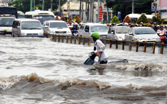 tieu-ton-gan-14000-ty-dong-nguoi-dan-tp-ho-chi-minh-van-khon-kho-vi-ket-xe-ngap-nuoc