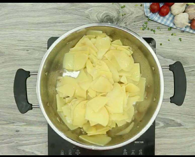 tu-lam-lau-ca-mang-chua-cay-ngon-nong-hoi-xi-xup-ngay-se-lanh