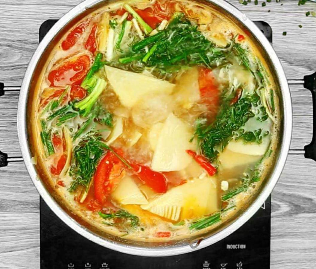 tu-lam-lau-ca-mang-chua-cay-ngon-nong-hoi-xi-xup-ngay-se-lanh