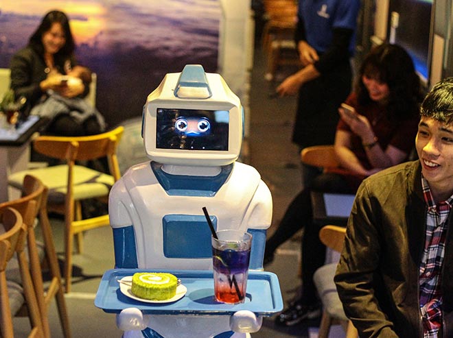 soc-voi-robot-boi-ban-dau-tien-cua-viet-nam-xuat-hien-o-ha-noi