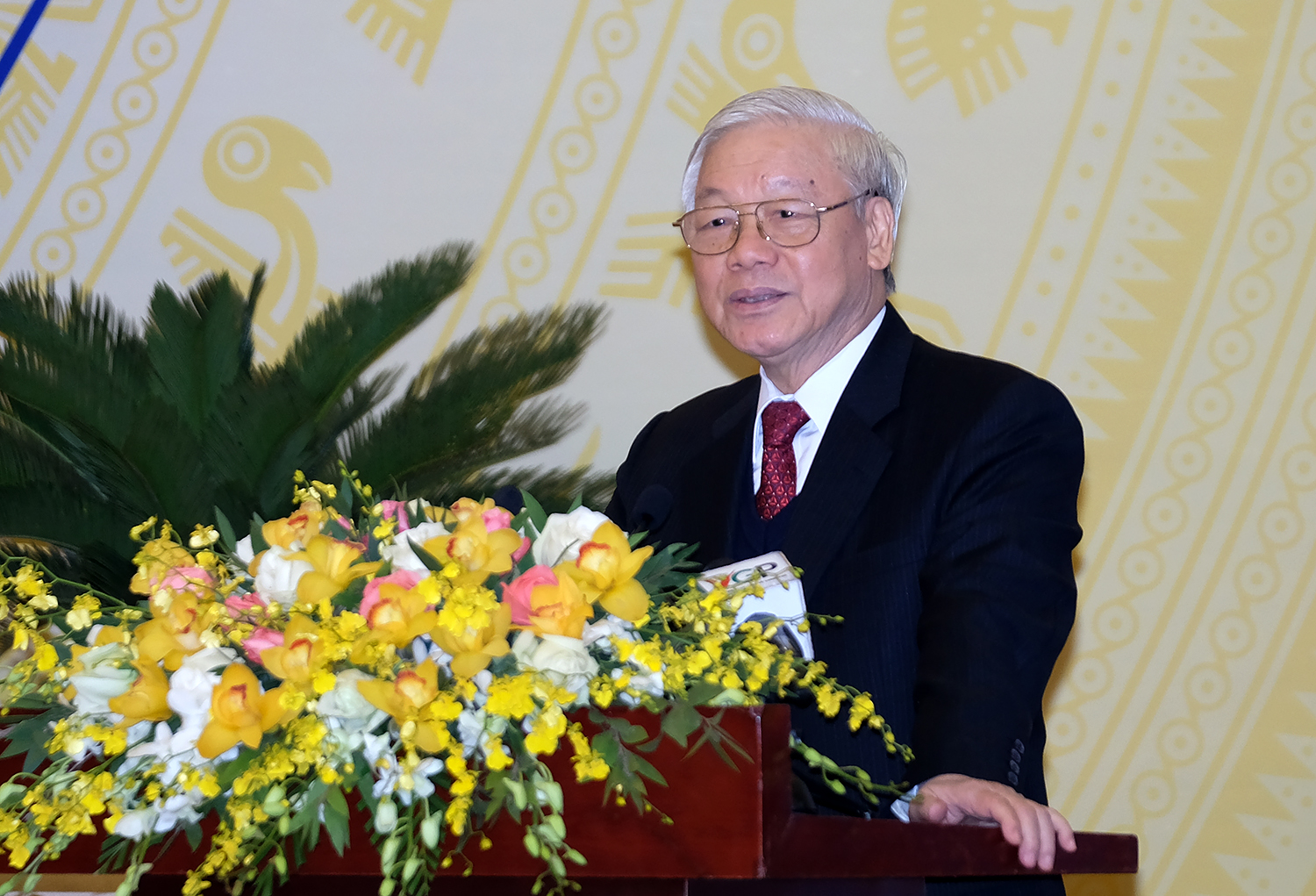 tong-bi-thu-dung-ngu-quen-tren-vong-nguyet-que-vi-dat-nuoc-van-con-nhieu-kho-khan