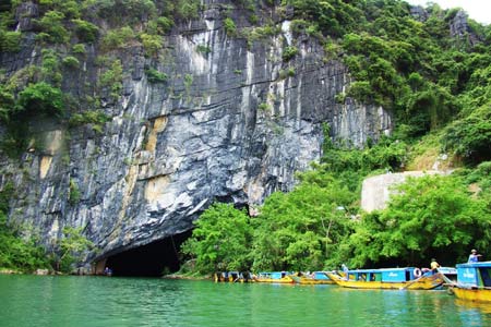 vuong-quoc-hang-dong-phong-nha---ke-bang-phan-dau-tro-thanh-khu-du-lich-quoc-gia