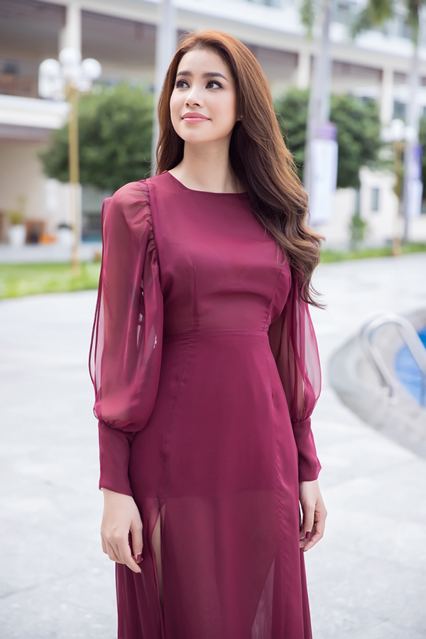 hoa-hau-quoc-dan-pham-huong-dep-long-lay-khong-doi-thu-truoc-gio-g