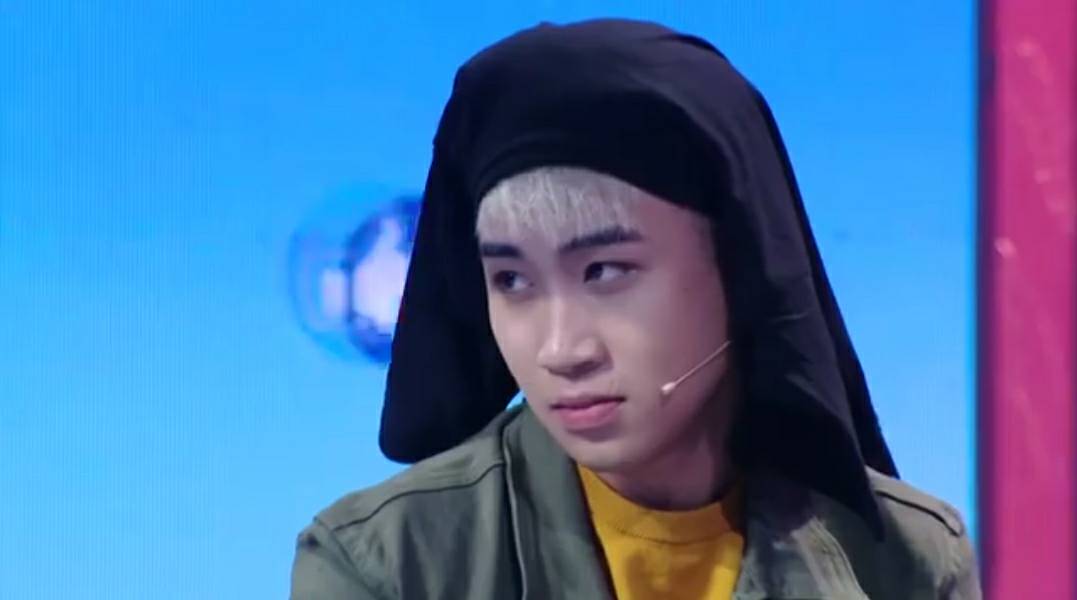 nu-bien-kich-mang-ngon-tinh-den-vi-yeu-ma-den-to-tinh-khien-huy-cung-cam-nin