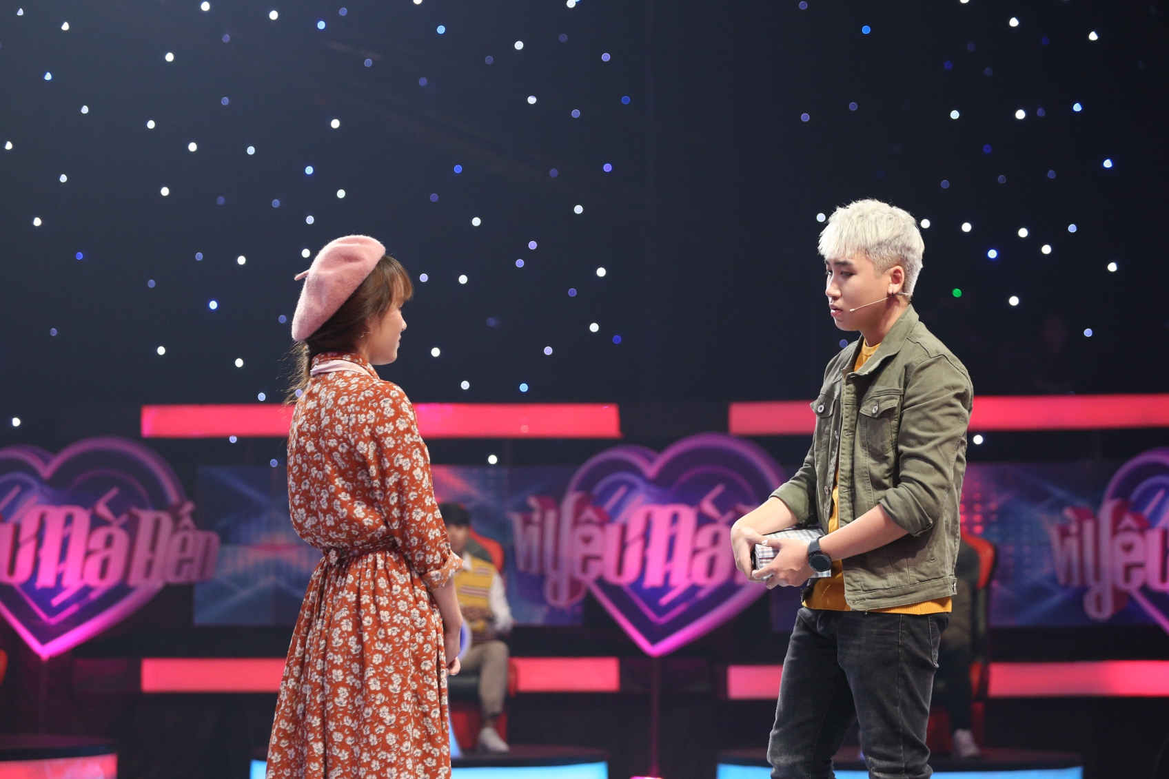 nu-bien-kich-mang-ngon-tinh-den-vi-yeu-ma-den-to-tinh-khien-huy-cung-cam-nin