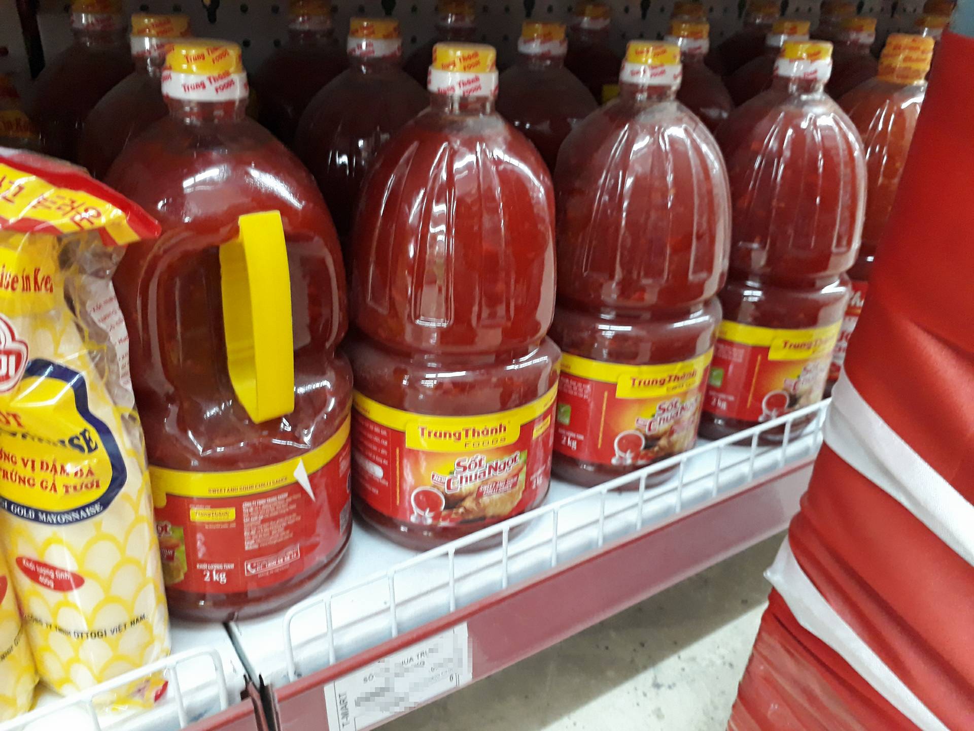 thi-truong-tuong-ca-chua-coi-chung-tuong-dom-keo-ruoc-benh-vao-nguoi