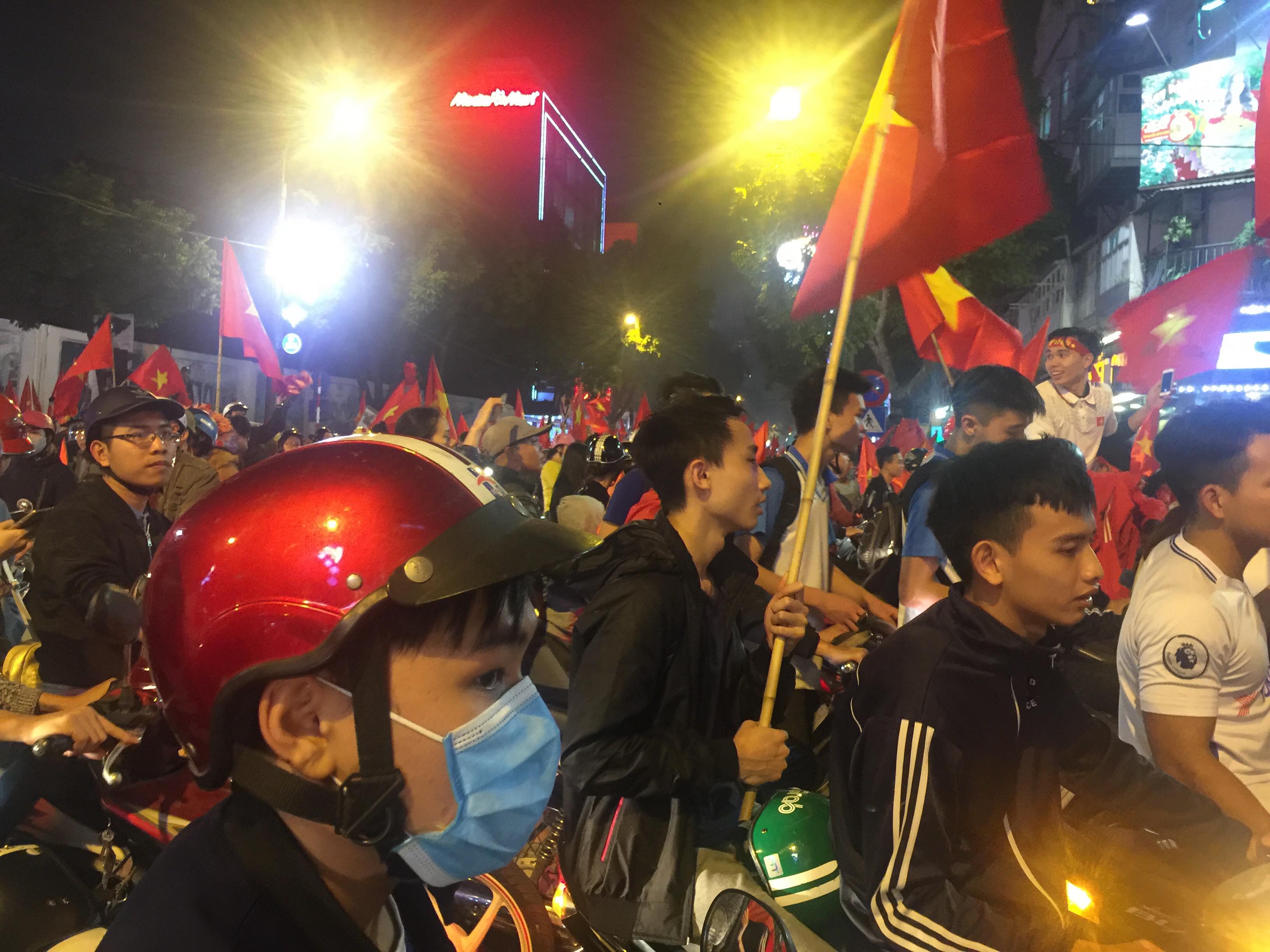 bao-tran-ve-ha-noi-sau-chien-thang-cua-u23-viet-nam-tai-vong-ban-ket
