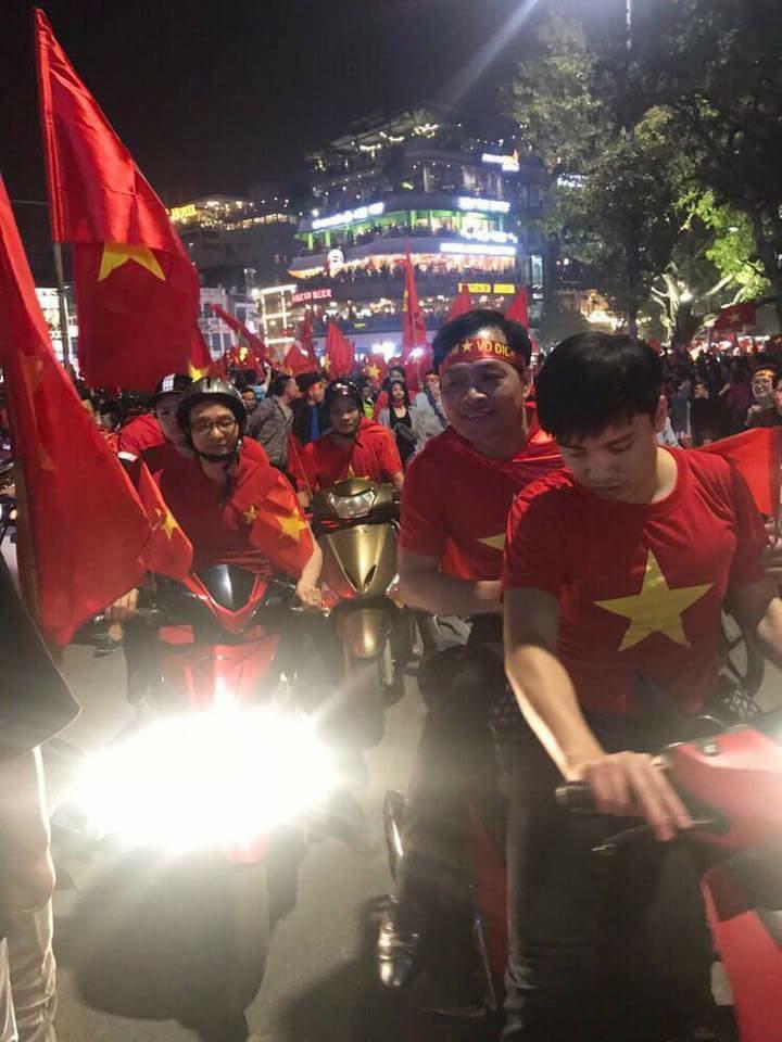 pho-thu-tuong-vu-duc-dam-di-bao-mung-u23-viet-nam-chien-thang