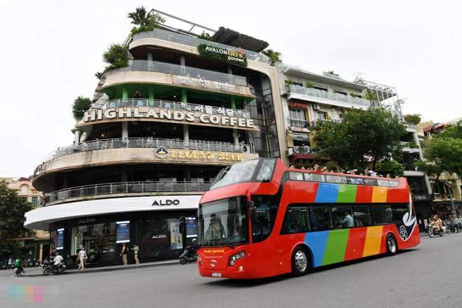 u23-viet-nam-sap-dieu-hanh-khap-ha-noi-bang-xe-buyt-2-tang-mui-tran