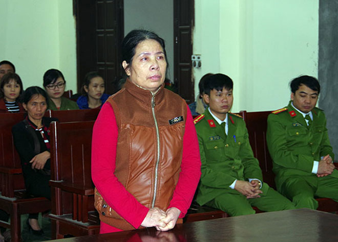 nguoi-giup-viec-hanh-hung-tung-hung-em-be-o-ha-nam-lanh-an-tu
